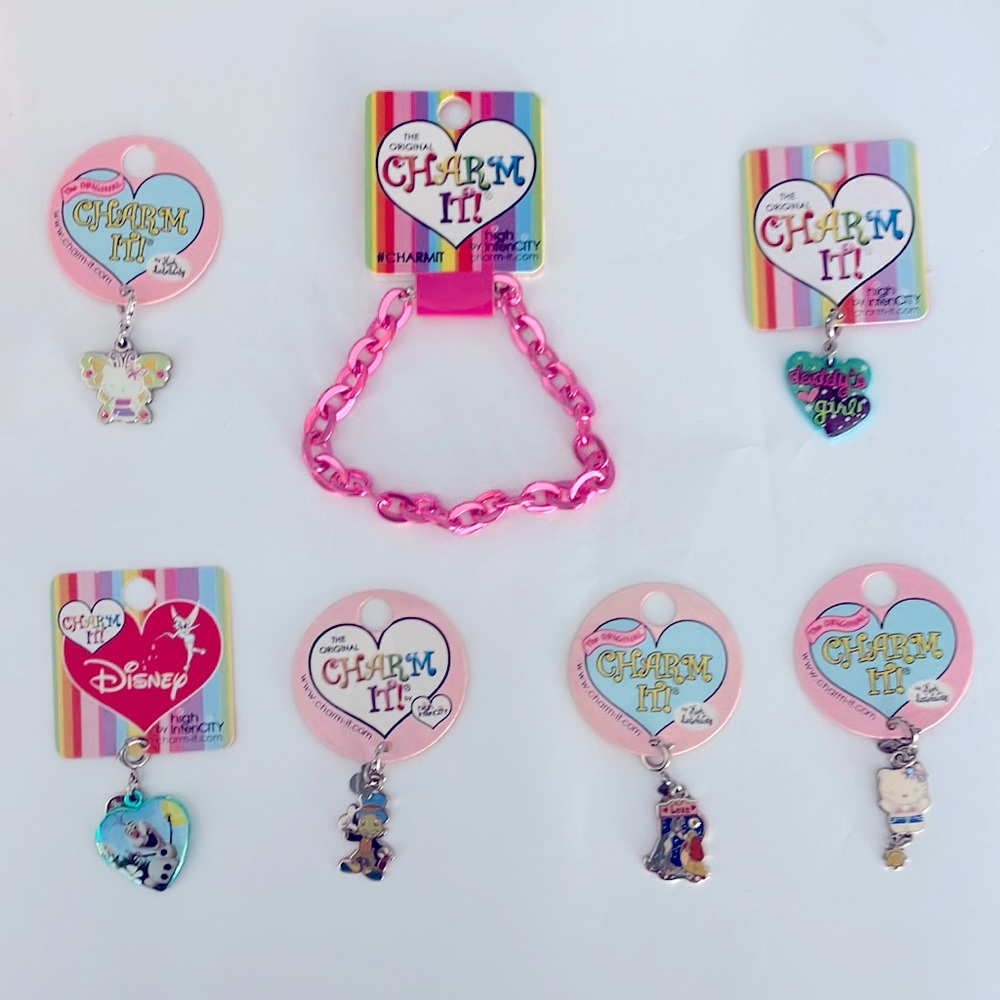 CHARM IT adjustable bracelet with 6 charms NWT